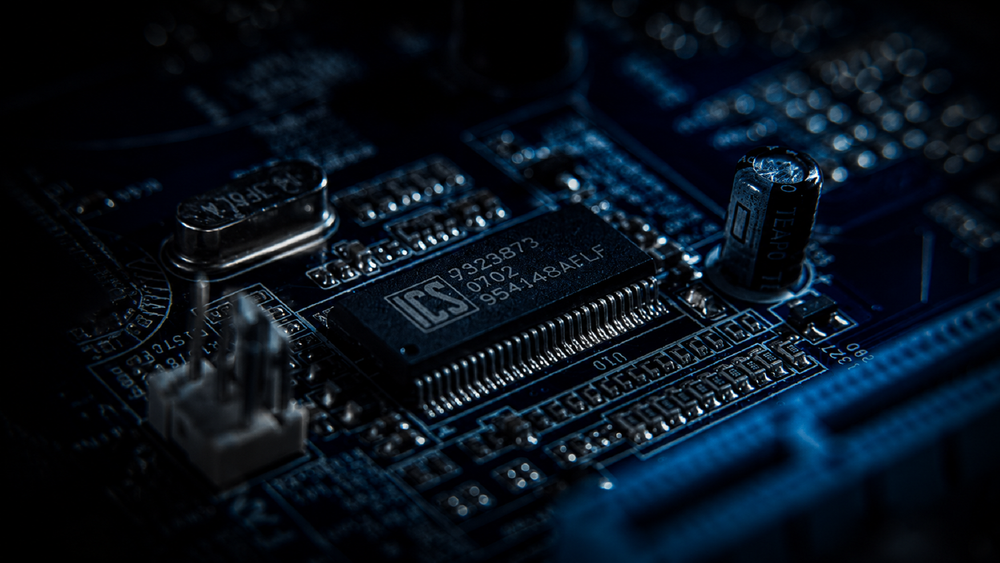 Как выбрать между ASIC и видеокартами для майнинга: бюджет, ввоз оборудования и тайминг покупки